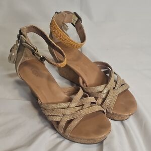 UGG Women's‎ Gold Glitter Cork Wedge Sandals Ankle Strap Zip Size Unknown